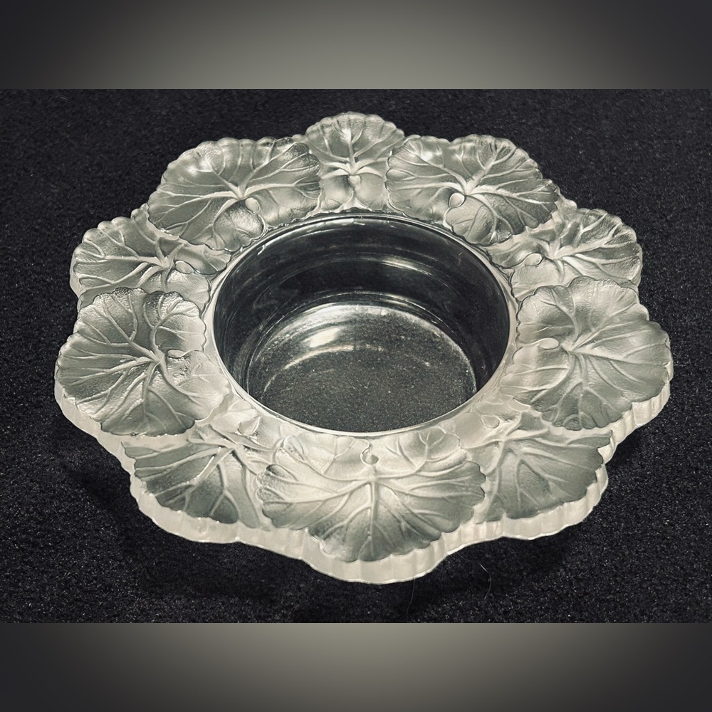 Vintage 1950s Lalique Honfleur 5-3/4” Dish Crystal Satin Geranium Candle Plate